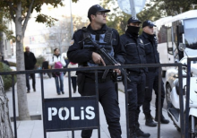 İstanbulda polislərə silahlı hücum olub - Ölən var