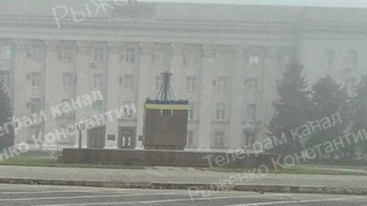 Xersonun mərkəzində Ukrayna bayrağı taxıldı