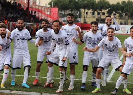 Türkiyədə 46 futbolçu xəstəxayana yerləşdirildi