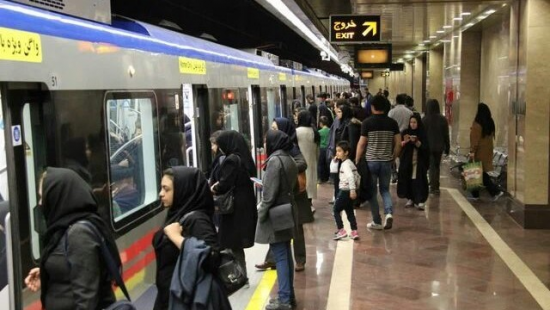 Tehran metrosunda insanlara atəş açdılar - VİDEO