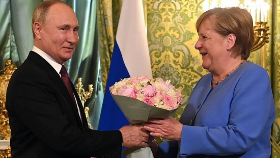 Merkeldən Putin etirafı - Aylar sonra açıqladı