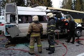 Donetskdə rus əsgərlərini daşıyan mikroavtobus yük maşını ilə toqquşdu: 16 ölü