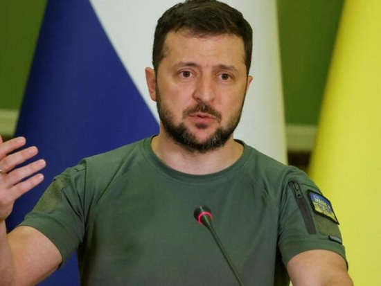 Zelenski: “Ukraynada 9 milyona yaxın insan işıqsız qalıb”