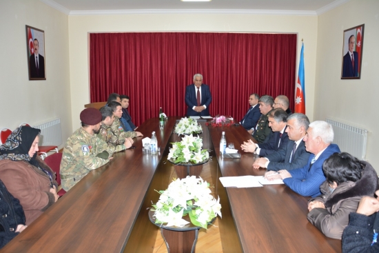 DAŞKƏSƏNDƏ ŞƏHİD AİLƏLƏRİNƏ ORDEN VƏ MEDALLAR TƏQDİM EDİLİB