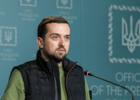 Zelenskinin daha bir yaxın adamı istefa verdi