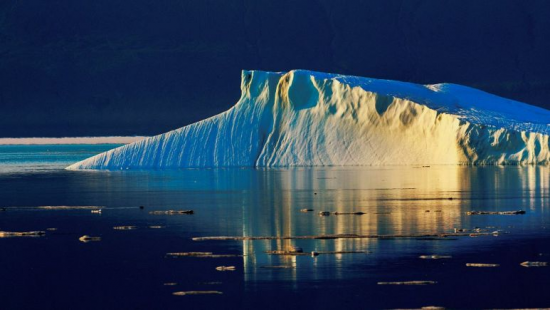 Antarktidada "Parisdən 15 dəfə böyük" aysberq qopdu