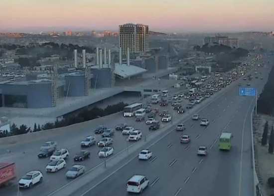 Bakıda tıxac olan yollar AÇIQLANDI