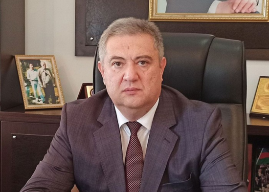 Bələdiyyə sədri onu lağa qoyan icra başçısını MƏHKƏMƏYƏ VERDİ