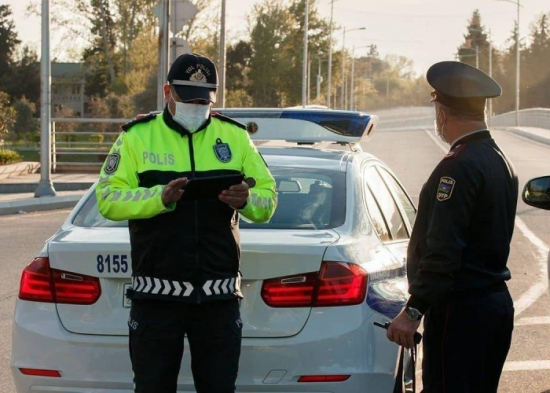 Bakıda saxlanılan sərxoş sürücü polisləri təhqir etdi, HƏBS OLUNDU