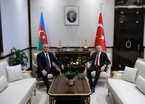 Əli Əsədov Fuad Oktaya məktub göndərdi
