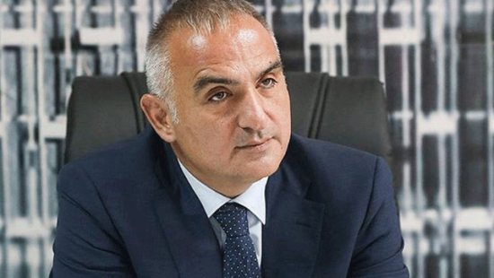 Türkiyəli nazir zəlzələdə ölümdən dönübmüş