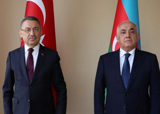 Əli Əsədov Fuat Oktayla danışdı