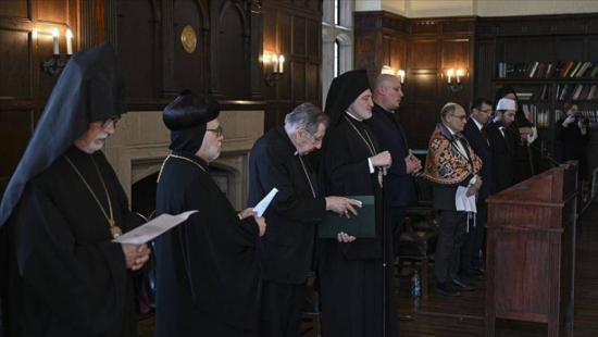 Müsəlman, xristian və yəhudi din xadimləri zəlzələ qurbanları üçün birlikdə dua etdi