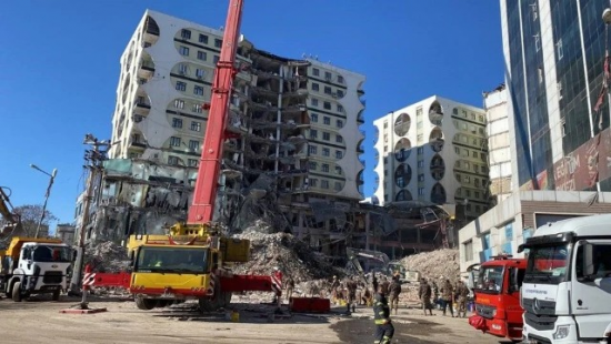 2 podratçı tikdikləri binaların dağıntıları altında qalaraq ÖLDÜ