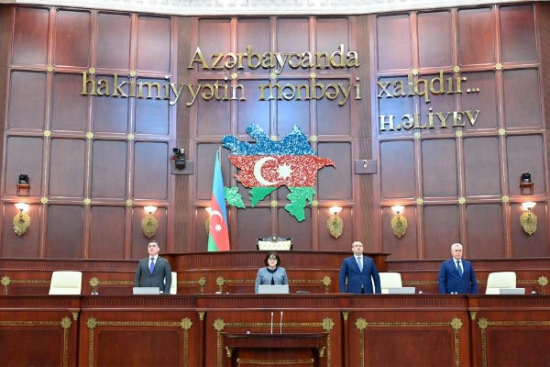 Milli Məclisin iclası 1 dəqiqəlik sükutla başladı