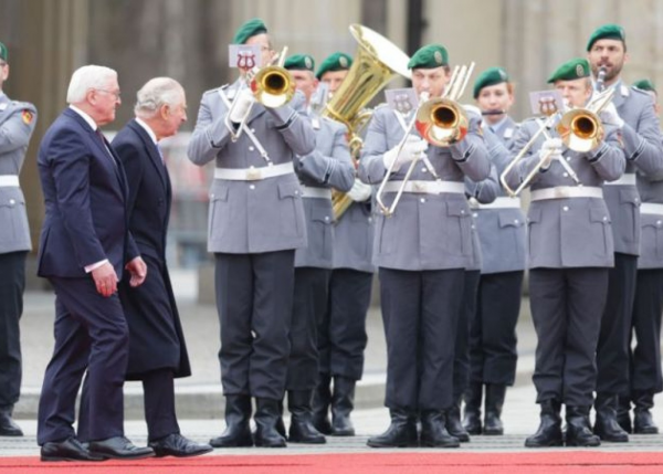 Britaniya kralı Fransadan əvvəl Almaniyaya getdi