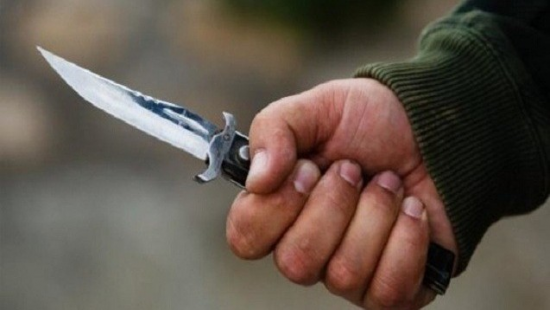 22 yaşlı gənc həmkəndlisini BIÇAQLADI