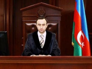 Azərbaycanda hakim işə velosipedlə gedir - FOTO