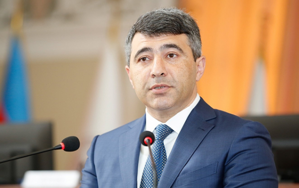 Fuad Ələsgərov İnam Kərimovu kollektivə təqdim etdi