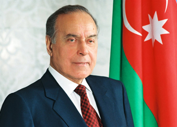 Qazaxıstanda Ulu Öndər Heydər Əliyevin 100 illiyinə həsr edilmiş marka buraxılıb