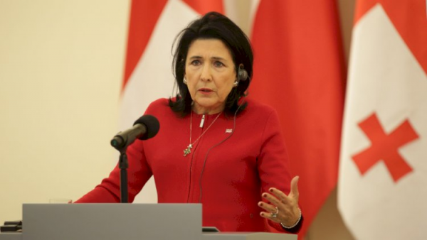 Gürcüstan prezidenti xaricə buraxılmadı
