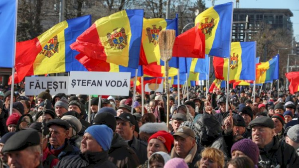 Moldova rus diplomatı ölkədən qovur