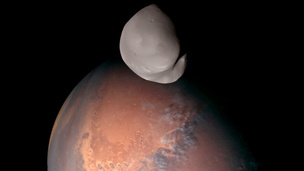 Mars planetinin peykinin indiyə qədərki ən aydın görüntüləri