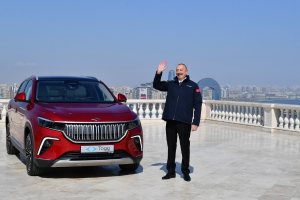 Türkiyənin ilk yerli elektromobili Prezidentə təqdim olundu - FOTOLAR