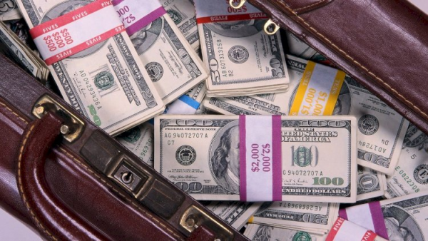 Talıbovlar banklarda olan milyonlarını daşıyır