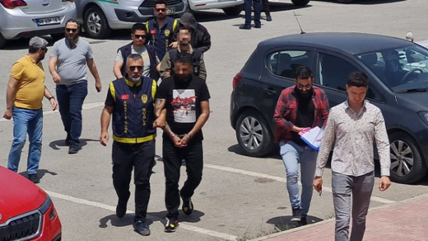 Müdir işçisini silahla başından vurub ÖLDÜRDÜ