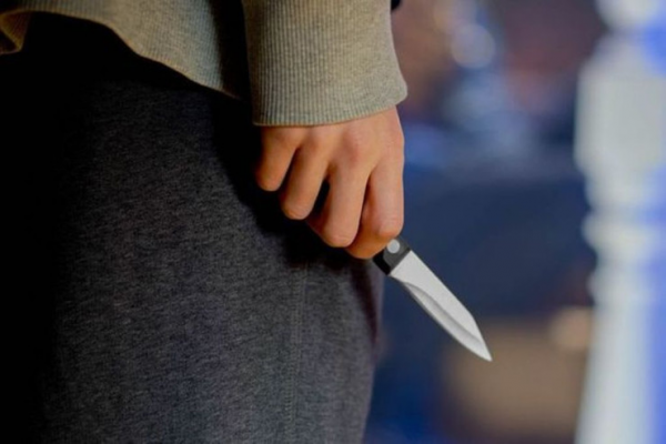 Bakıda ŞOK: 13 yaşlı uşaq adam bıçaqladı