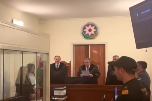 Bakıda evdən 62 min dollar oğurlayanlardan biri azadlığa buraxılıb