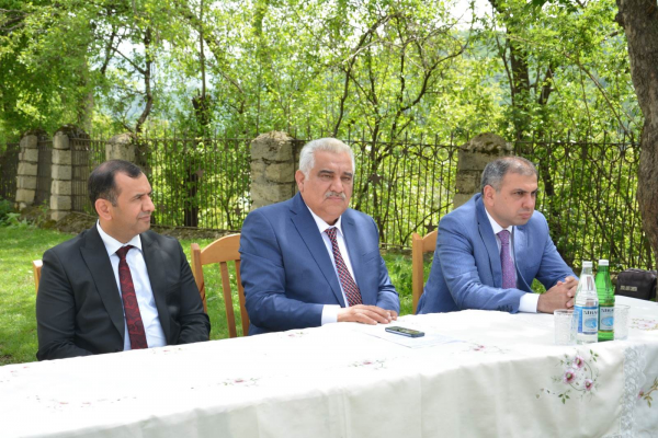DAŞKƏSƏNİN İCRA BAŞÇISI ƏHƏD ABIYEV DƏSTƏFUR KƏNDİNDƏ VƏTƏNDAŞLARIN SƏYYAR QƏBULUNU KEÇİRİB
