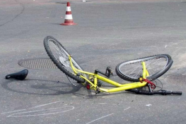 Qalada avtomobilin vurduğu velosipedçi ölüb