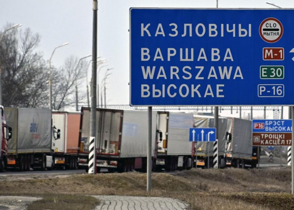 Polşa Rusiya və Belarus yük maşınlarına qadağa qoydu