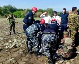 Azərbaycanda sel nəticəsində ölənlərin cəsədi çaydan çıxarılıb - FOTO