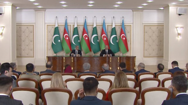 Azərbaycan və Pakistan liderləri mətbuata bəyanatlarla çıxış edirlər - CANLI