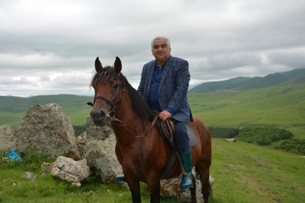 DAŞKƏSƏNİNİN İCRA BAŞÇISI ƏHƏD ABIYEV TƏBİİ FƏLAKƏTİN ZİYAN VURDUĞU YERLƏRDƏ SAKİNLƏRLƏ GÖRÜŞÜB- FOTOLAR