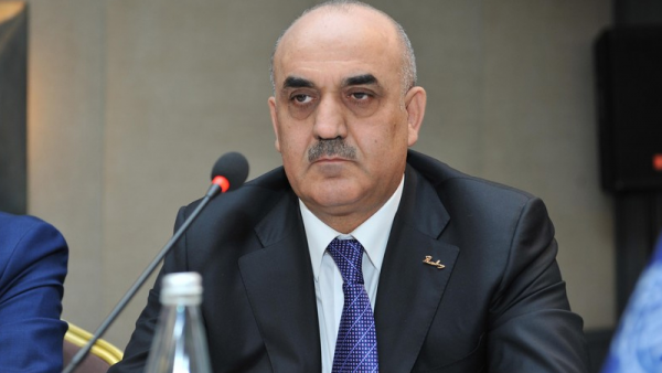Səlim Müslümovun məhkəməsi niyə uzanır?