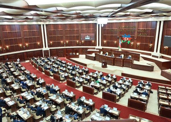 Deputatlar sabah tətilə çıxır