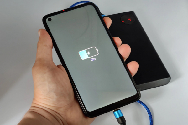 Telefonları şarj etməyin yaxşı yolu hansıdır?