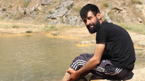 Həkimə getmək əvəzinə bu gölə girib sağalırlar - FOTO