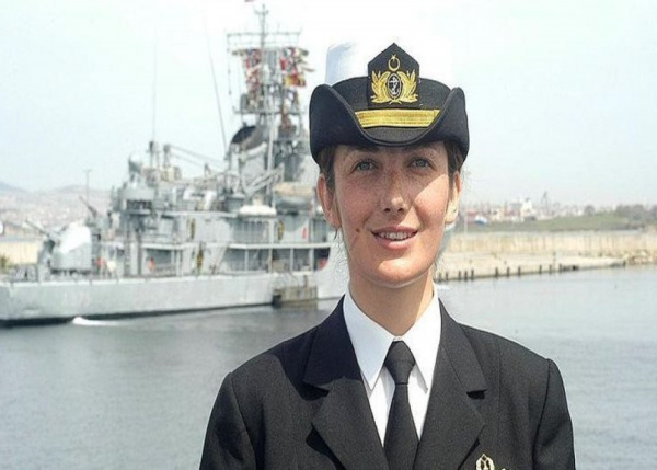 Türkiyədə ilk dəfə qadına admiral rütbəsi VERİLDİ