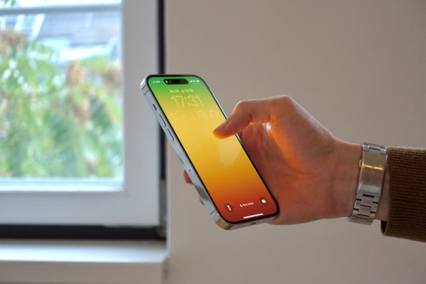 “iPhone 14” istifadəçiləri batareyadan şikayətçidirlər