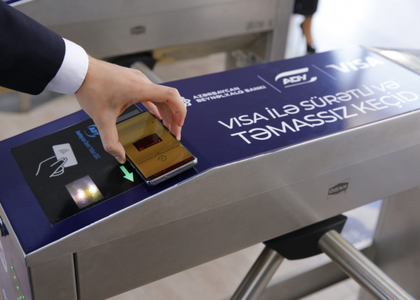 Sumqayıt stansiyasında PROBLEM: Elektrik kəsildi, turniket işləmədi