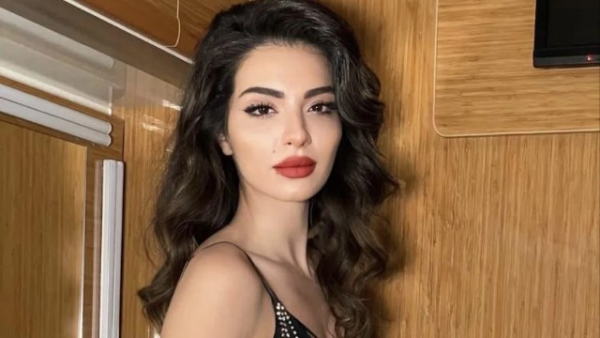 Aktrisa bu futbolçu ilə eşq yaşayır - FOTOLAR