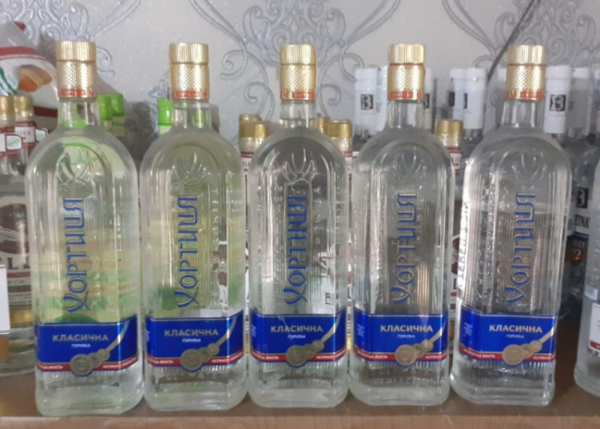 “Ay İşığı” kafesində saxta alkoqollu içkilər aşkarlandı