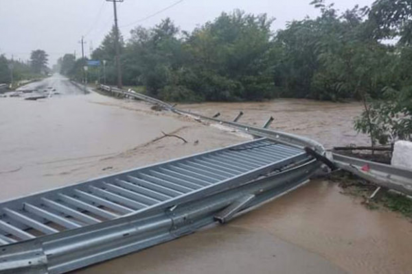 Gürcüstanda güclü yağış səbəbindən üç nəfər itkin düşüb