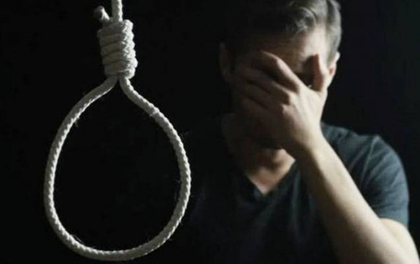 23 yaşlı gənc özünü tövlədə öldürdü