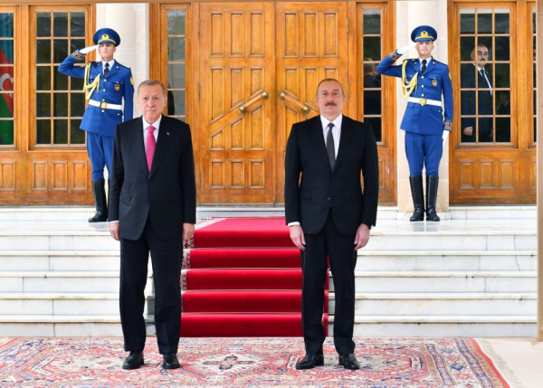 Prezidentlər Naxçıvanda hərbi kompleksin açılışında iştirak ediblər